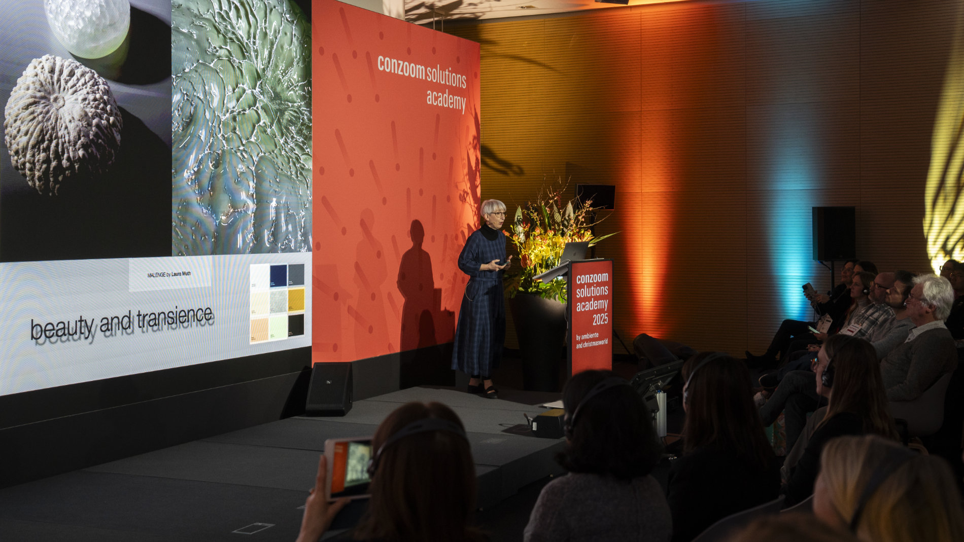 Annetta Palmisano helds a lecture at the Conzoom Solutions Academy